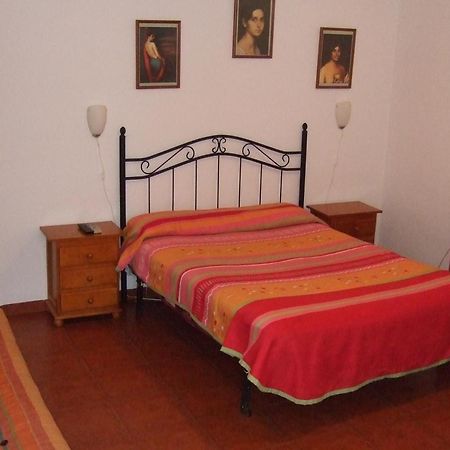 Hostal Alcazar I Cordoba Exterior photo